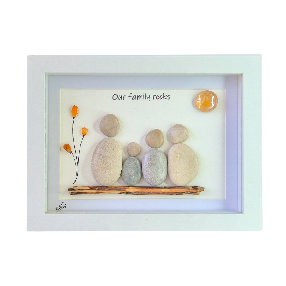 "Our Family Rocks" – תמונת משפחה באמנות אבנים טבעיות